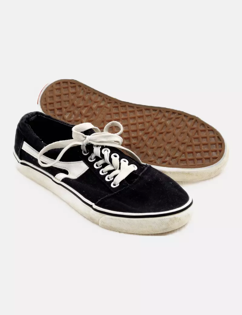 CHIK10 Zapatilla negra cordones